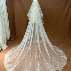 Elegant White Bridal Veil